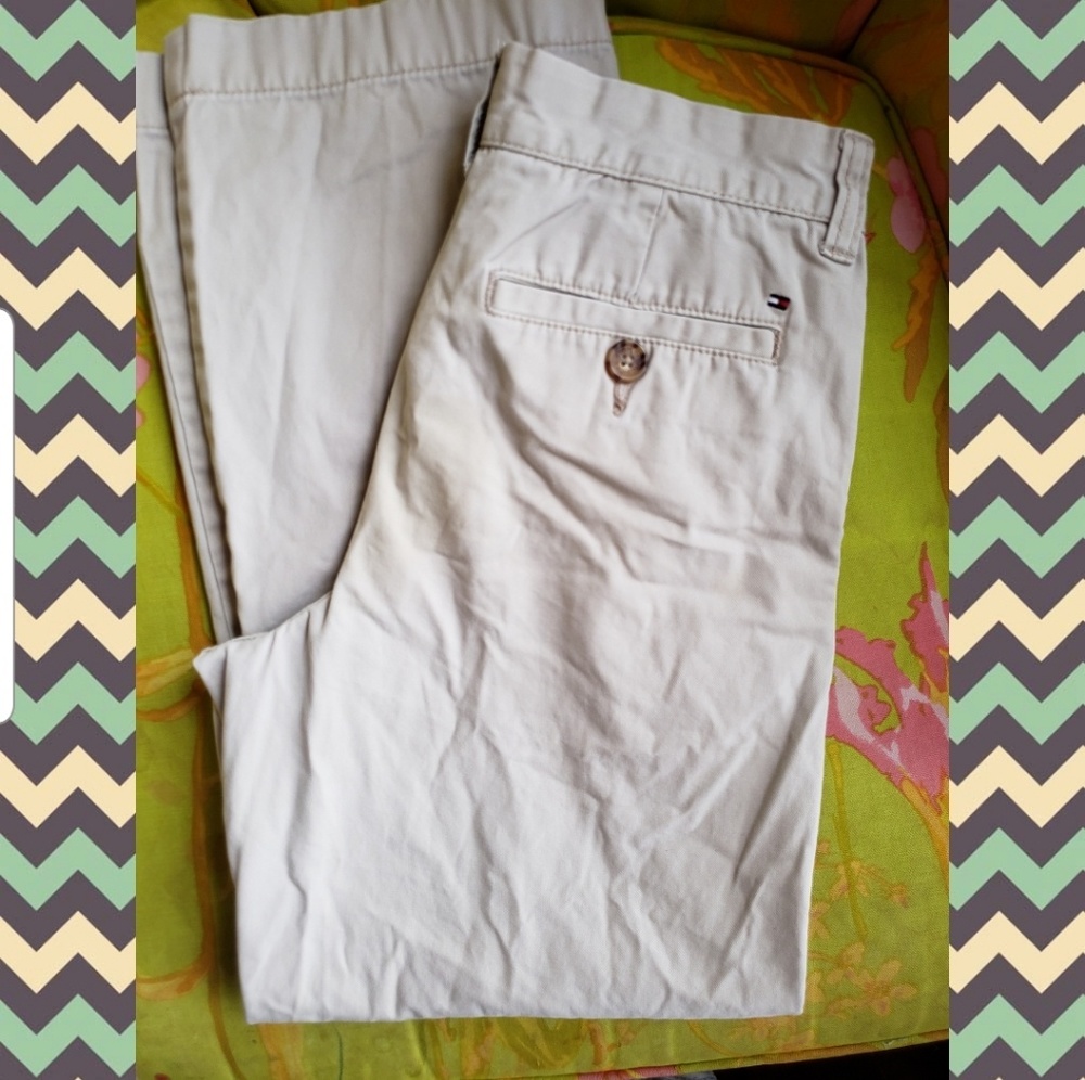 Tommy Hilfiger khaki pants. Boys size 16. EUC